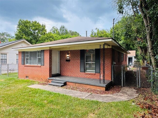 1619 Yancey Ave in Montgomery, AL - Foto de edificio - Building Photo