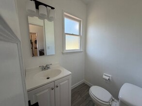 13422 Oxnard St in Van Nuys, CA - Building Photo - Building Photo