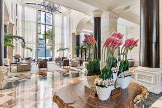 3350 SW 27th Ave, Unit 1803 in Miami, FL - Foto de edificio - Building Photo