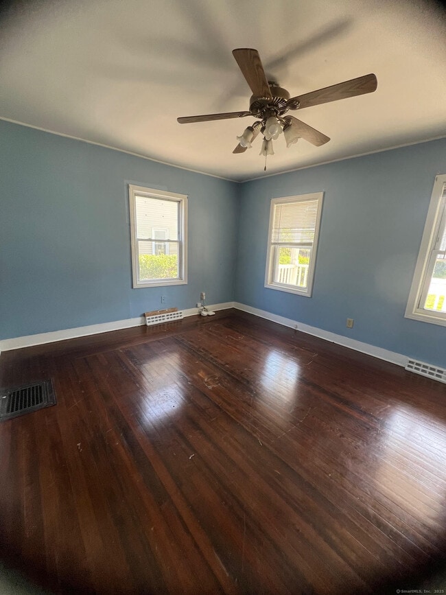 239 Elm St in Meriden, CT - Building Photo - Building Photo