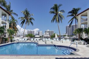 3605 NE 207th St, Unit 1202 in Miami, FL - Building Photo