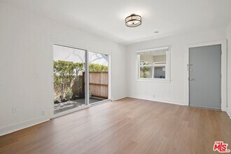 1563 E Elizabeth St in Pasadena, CA - Building Photo - Building Photo