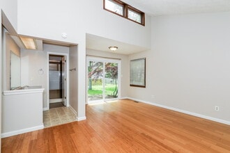 476 Spring Dr in Greenwood, IN - Building Photo - Building Photo
