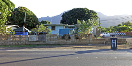 84-824 Farrington Hwy in Waianae, HI - Building Photo - Building Photo