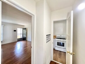 4510-4512 E 15th St in Long Beach, CA - Building Photo - Building Photo