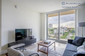 987 SW 37th Ave in Miami, FL - Building Photo - Building Photo