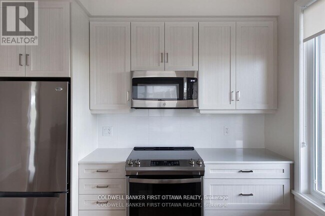 140 Boundstone Way in Ottawa, ON - Building Photo - Building Photo