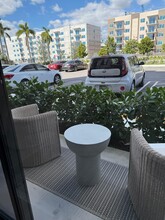 275 NW 157th St, Unit B1 in Miami, FL - Foto de edificio - Building Photo