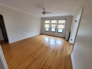 2352 N Spaulding Ave in Chicago, IL - Building Photo - Building Photo