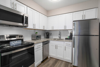 Oak Hollow Apartments in Bethlehem, PA - Building Photo - Interior Photo