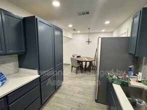 3646 Country Club Dr W in Irving, TX - Foto de edificio - Building Photo