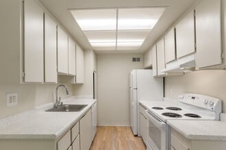 Blossom Oaks Apartments in San Jose, CA - Building Photo - Interior Photo