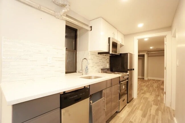 510 Jackson Ave, Unit Basement