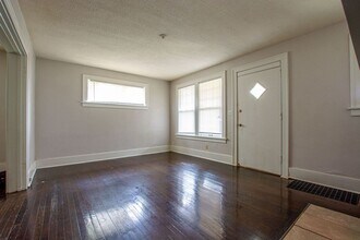 4934-4936 Davenport St in Omaha, NE - Building Photo - Building Photo