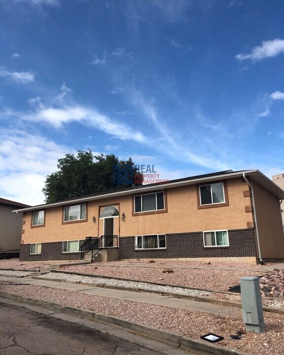 2028 Friendship Pl in Colorado Springs, CO - Building Photo
