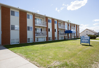 Grande Pointe in Grande Prairie, AB - Building Photo - Building Photo