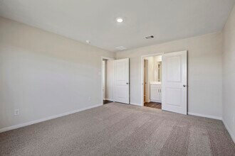 10410 Red Cardinal Dr in Cleveland, TX - Building Photo - Building Photo