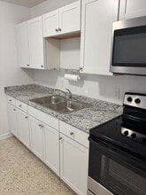 751 Hummingbird Way in North Palm Beach, FL - Foto de edificio - Building Photo