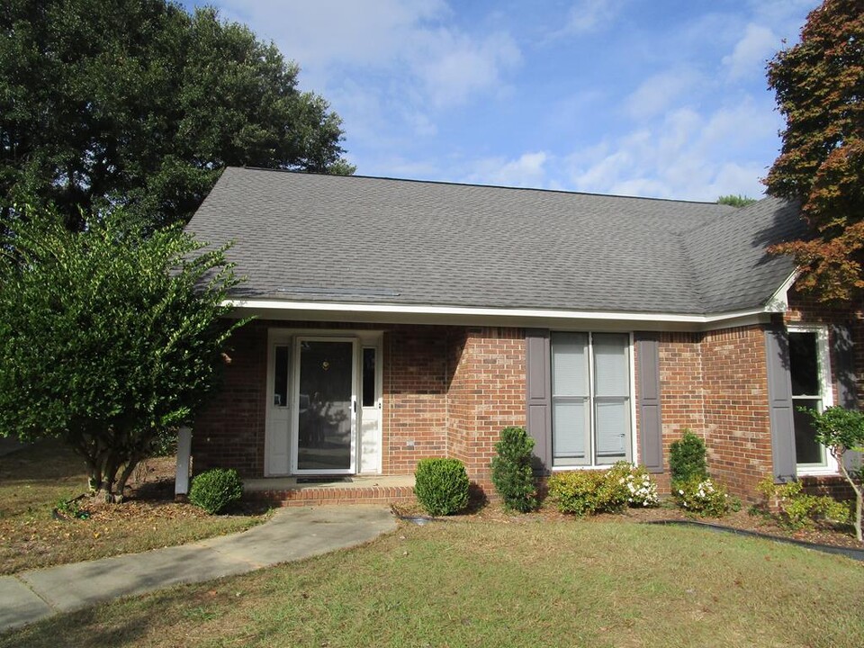 2165 Tudor St in Sumter, SC - Foto de edificio