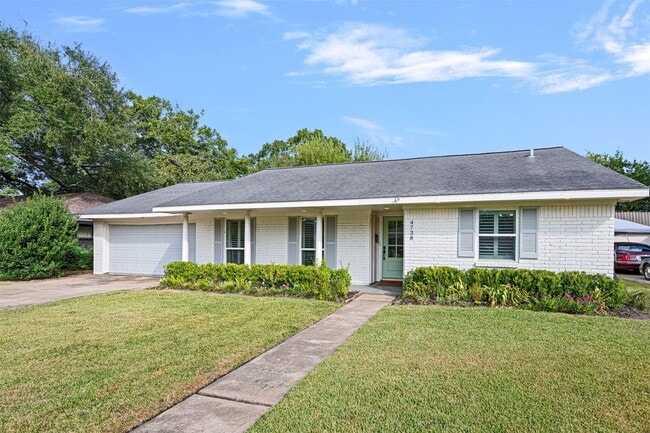 4738 Spellman Rd in Houston, TX - Building Photo - Building Photo