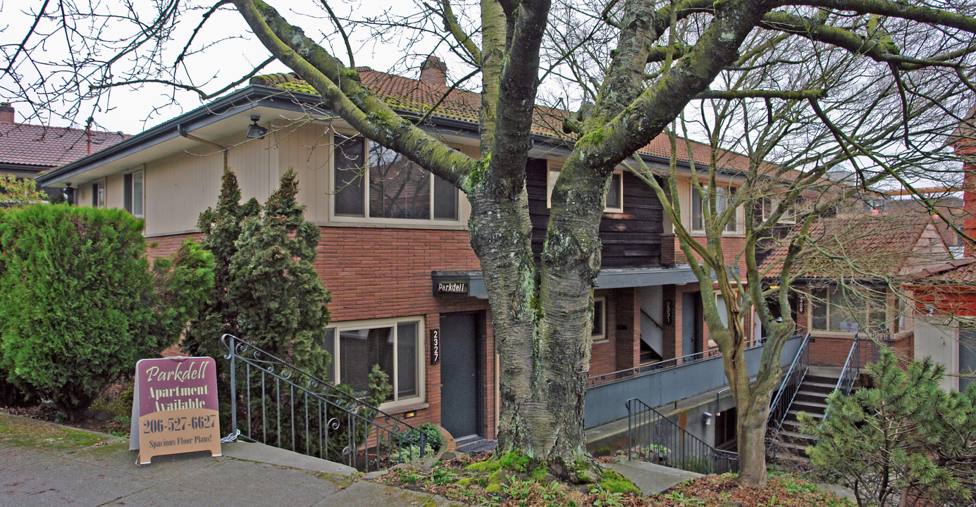 Parkdell Apartments in Seattle, WA - Building Photo