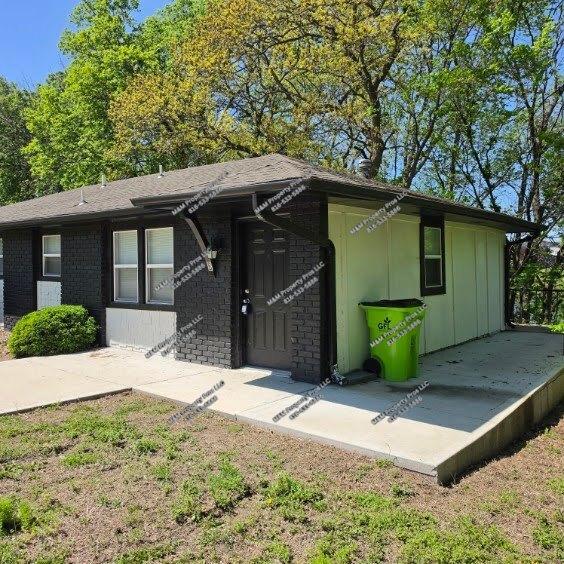 408 NE Westwind Dr in Lee's Summit, MO - Building Photo - Building Photo