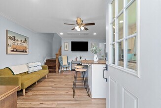 2 Mead Dr in Pensacola, FL - Building Photo - Building Photo