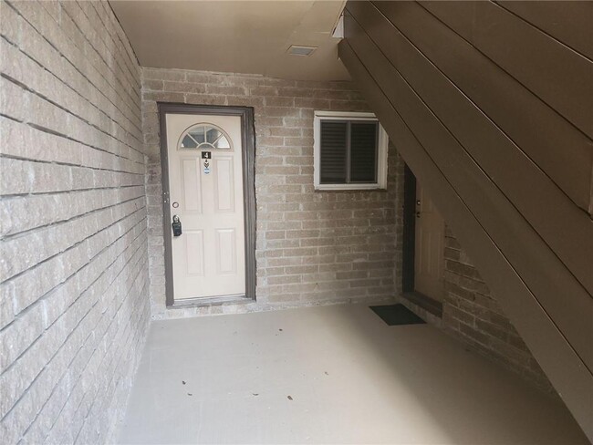 property at 346 Carpenter Dr NE