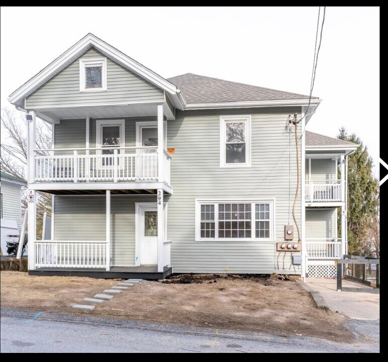 294 Rhode Island Ave, Unit 2 in Woonsocket, RI - Foto de edificio