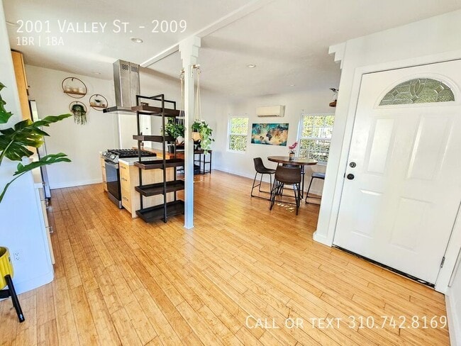 2001 Valley St in Los Angeles, CA - Building Photo - Building Photo