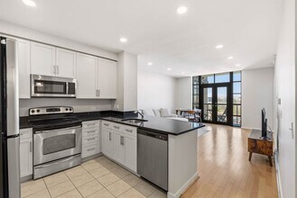 437 New York Ave NW in Washington, DC - Building Photo - Building Photo