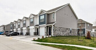 The Ridge at Canyon Landing Townhomes in Ankeny, IA - Building Photo