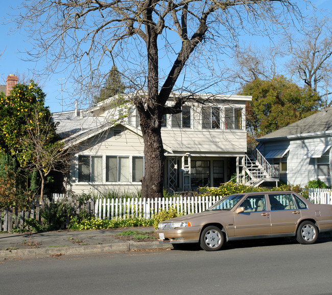 905 Spencer Ave in Santa Rosa, CA - Building Photo - Building Photo