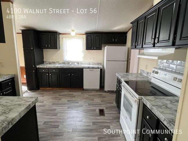 4100 Walnut St in Opelika, AL - Building Photo - Building Photo