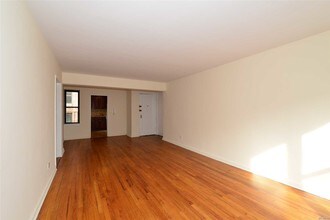 65-30 108th St-Unit -2G in Queens, NY - Building Photo - Building Photo
