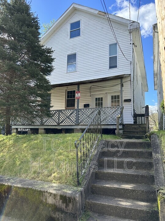 123 Washington Ave in Clarksburg, WV - Building Photo