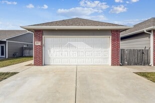 8013 E 34th Ct S in Wichita, KS - Building Photo