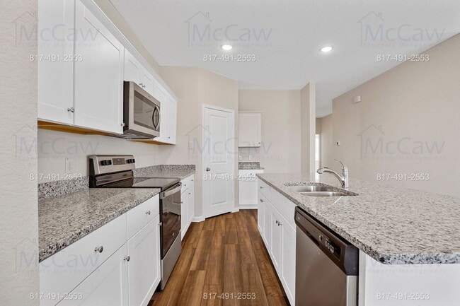 20 Glen Crossings Rd in Edgecliff Village, TX - Building Photo - Building Photo
