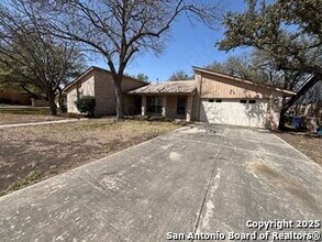4647 Green Willow Woods in San Antonio, TX - Building Photo - Building Photo