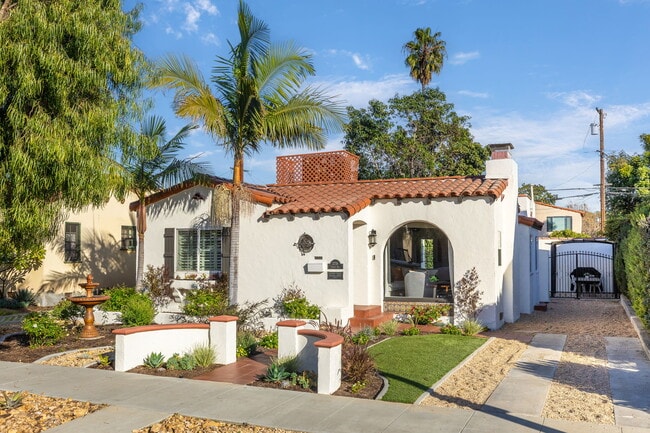 3758 Gaviota Ave in Long Beach, CA - Building Photo - Building Photo