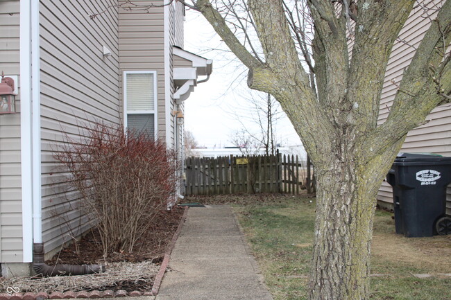 1165 Kenwood Dr in Greenwood, IN - Building Photo - Building Photo