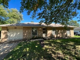 114 N Kyle Ave in Republic, MO - Building Photo