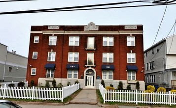 80 Sherman Ave in New Haven, CT - Foto de edificio - Building Photo