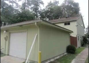 12330 Wild Pine Dr in Houston, TX - Building Photo - Building Photo