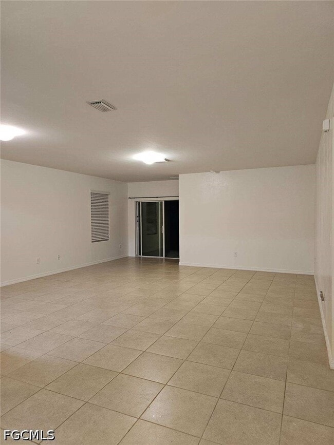 114 SE 3rd St in Cape Coral, FL - Building Photo - Building Photo