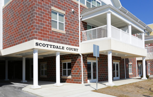 Scottdale Court in Scottdale, PA - Foto de edificio - Building Photo