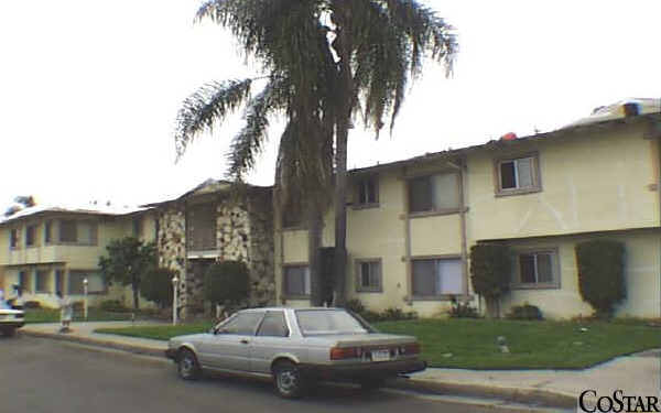 Rosemond Apartment in San Gabriel, CA - Foto de edificio - Building Photo