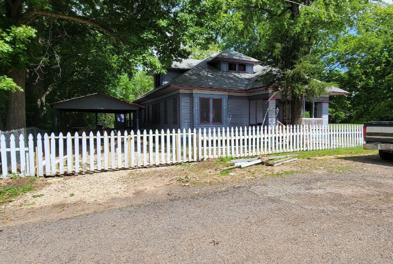 625 Faucett St in Blossom, TX - Building Photo