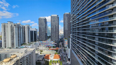 1100 S Miami Ave, Unit 2910 in Miami, FL - Building Photo - Building Photo