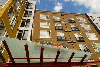 Taylor 28 in Seattle, WA - Foto de edificio - Building Photo